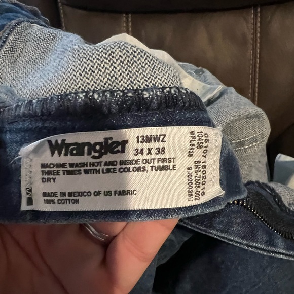 Mens Wranglers - Picture 2 of 3